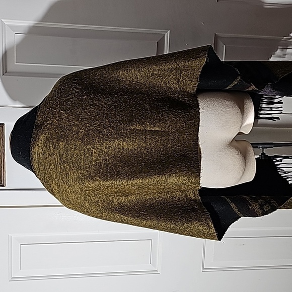 Large scarf made in Italy. Dark colors.Blue, purple, gold. 27" X 75" plus fringe - Picture 6 of 9